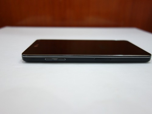 5- LG Optimus G-The volume rocker and the micro sim card slot to the left